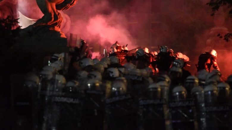 Protesta në Ballkan, vazhdojnë tubimet masive në Serbi dhe Bullgari