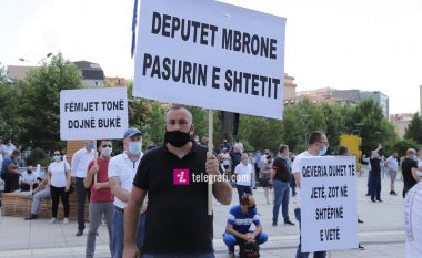 Protestojnë punëtorët e Telekomit, kërkojnë zgjidhje për gjendjen e krijuar