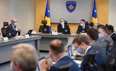Qeveria reagon pas kritikave të opozitës për 100 ditëshin: Zhbllokuam Kosovën nga izolimi