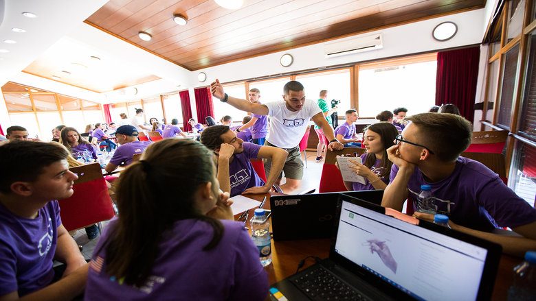 Junior Geeks – programi i shkencës dhe teknologjisë për nxënësit e Kosovës hap aplikimet