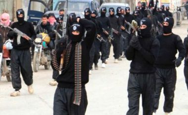 ISIS po shfrytëzon krizën e coronavirusit për t’u riorganizuar: Rreth 10 mijë luftëtarë dhe buxhet prej 100 milionë dollarë për armatim