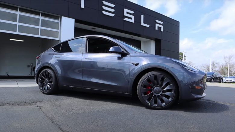 Pavarësisht COVID-19, Tesla shet më shumë automjete nga sa pritej