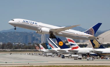 United Airlines pritet t’i largoj mbi 36 mijë punëtorë