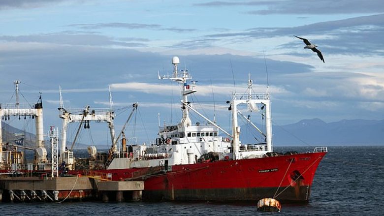 Argjentina po përpiqet të zgjidh misterin: Si ndodhi që dhjetëra peshkatarë dolën pozitivë – edhe pse kur e kishin lënë portin kishin rezultuar negativë