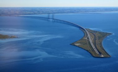 Magjia e arkitekturës feston ditëlindjen: Njëzet vjet nga ndërtimi i urës-tunel Öresund