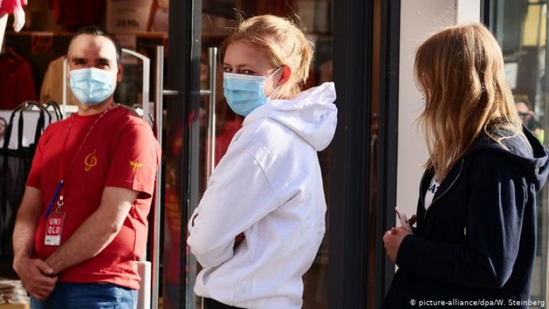 Gjermani, të rinjtë dhe gratë më të goditur nga pandemia