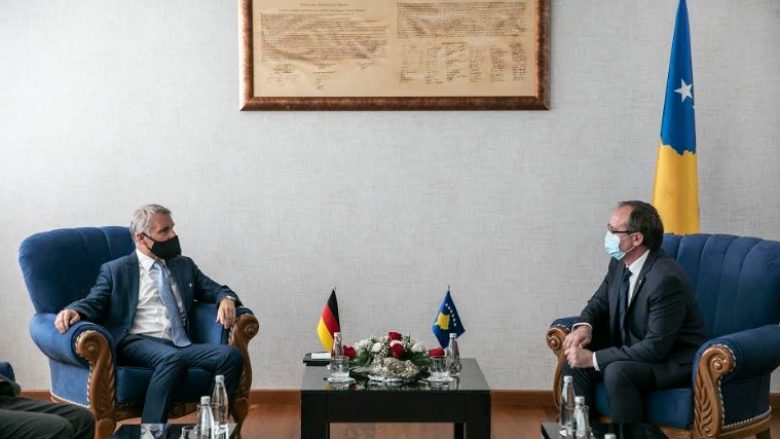 Kryeministri Hoti priti në takim njohës ambasadorin e ri gjerman, Jörn Rohde