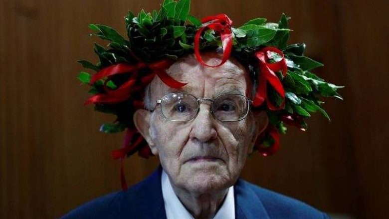 96-vjeçari, studenti më i vjetër i Italisë