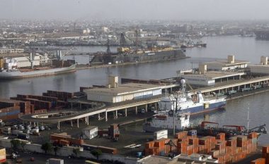 Raportohet për 2,700 tonë nitrat amoniumi në portin e Dakarit, zyrtarët e vendit kërkojnë heqjen e tyre të menjëhershme