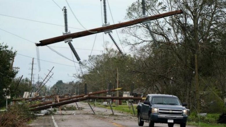Uragani Laura në SHBA, raportohet për të paktën katër viktima