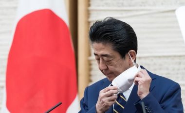 Kryeministri japonez jep dorëheqje për shkaqe shëndetësore