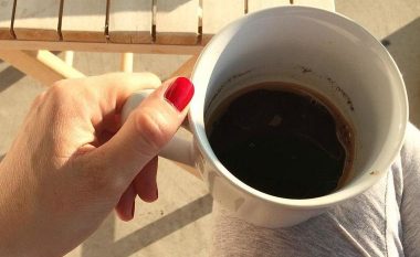 Rregullon diabetin, zvogëlon stresin: Vëreni këtë kafe dhe ajo do të bëhet shumë shëruese!