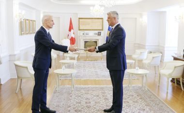 Thaçi pranoi letrat kredenciale nga ambasadori i ri i Zvicrës, Thomas Kolly