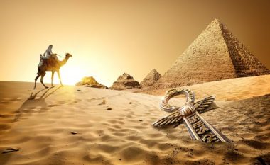 Musk: Piramidat u ndërtuan nga alienët – reagon Egjipti