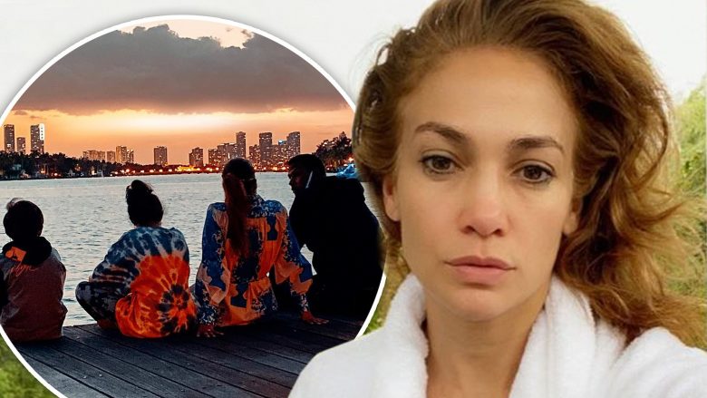 Jennifer Lopez ndan një selfie mahnitëse të vetes pa makijazh, derisa po shijon pushimet me familjen