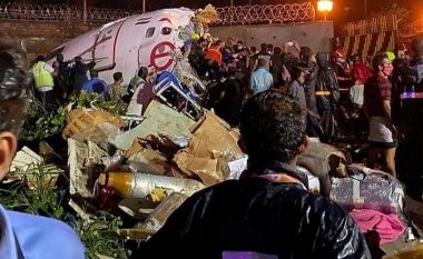 “Njerëzit filluan të bërtasin”, pasagjeri i cili i mbijetoi rrëzimit të avionit në Indi, rrëfen momentin dramatik