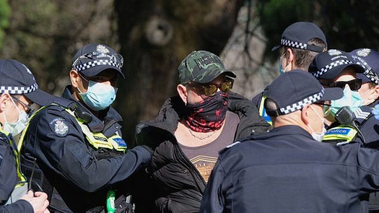 Edhe pse ka rritje të numrit të infektuarve me COVID-19, qytetarët e Melburnit paralajmërojnë trazira nëse vazhdohet karantina