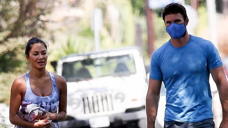 Nicole Scherzinger dhe Thom Evans shfaqen me veshje sportive në rrugët e Los Angeles