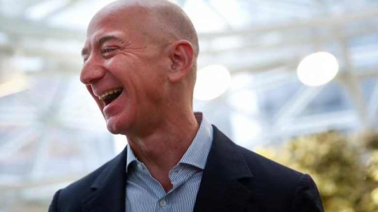 Jeff Bezos ka më shumë para se sa vlejnë të gjithë Bitcoin-at