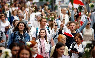 Bjellorusia bllokon mediat që raportojnë për demonstratat anti-Lukashenko