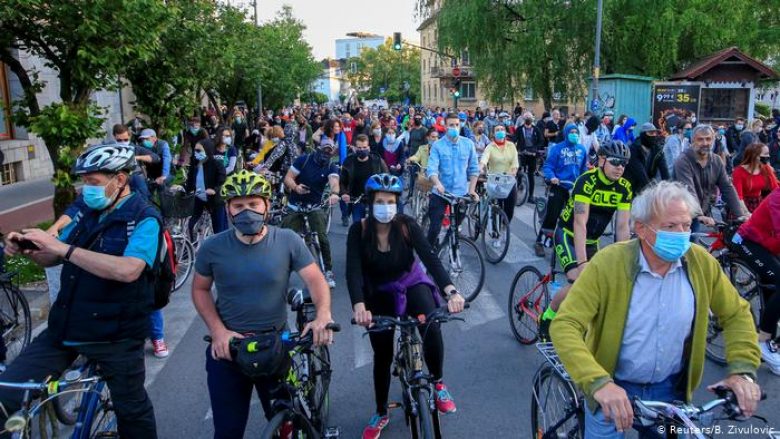 Gjykata e Berlinit lejon protestën kundër masave qeveritare për coronavirus