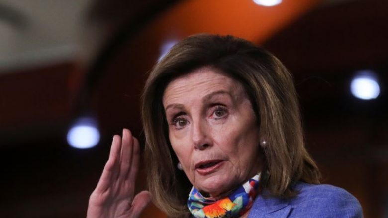 Pelosi thërret seancë për të kundërshtuar ndryshimet në Shërbimin Postar të SHBA-së