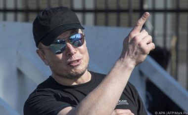 Elon Musk tani është personi i katërt më i pasur në botë