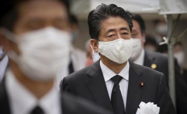 Vizitoi dy herë spitalin, kryeministri japonez po e fsheh gjendjen e tij shëndetësore
