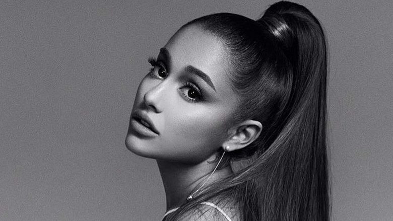 Ariana Grande zbulon kopertinën e albumit, fansat aludojnë se njëra këngë është për ish-të dashurin