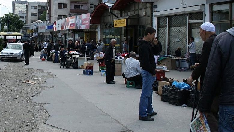Tregtarët e “Bit pazarit” në Shkup thonë se i dëmtoi ndërtimi: Por mirë që ndërtohet