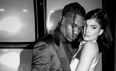 Për ditëlindjen e 23-të të Kylie Jenner nuk mungon as urimi nga ish i dashuri, Travis Scott