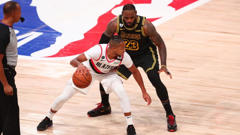 Miami Heat kalon në rrethin tjetër të play-offit në NBA, LA Lakers kanë ende punë me Blazers