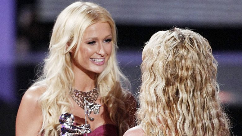 Pasi u keqtrajtua në fëmijëri, Paris Hilton frikësohet për fatin e Britney Spears