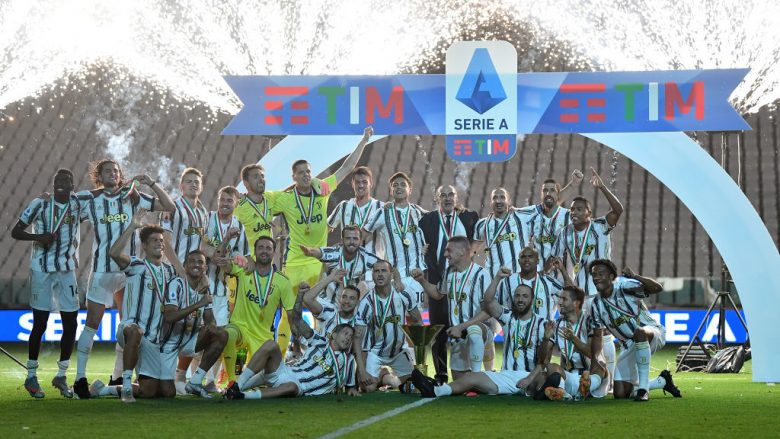 Pamje nga festa e titullit të nëntë radhazi të Juventusit në Serie A