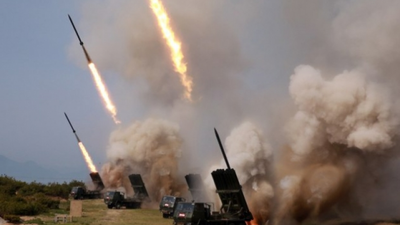 Hungaria blen raketa amerikane