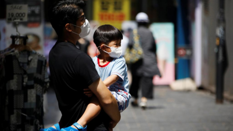 Rritje e rasteve me coronavirus, kryeqyteti i Koresë së Jugut urdhëron bartjen e maskave në ambientet publike