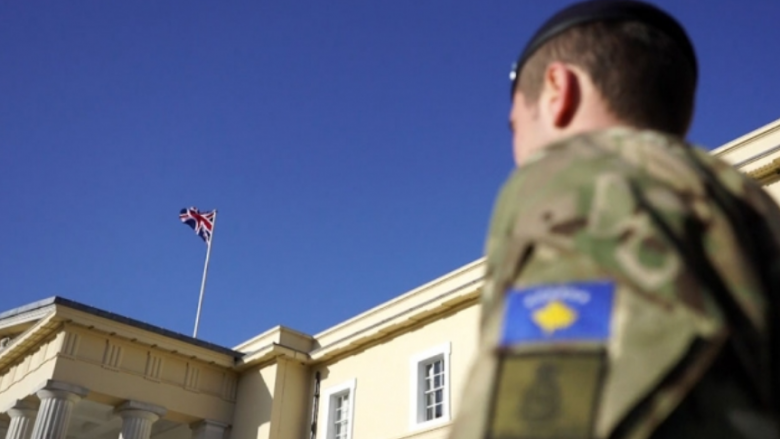 Edhe një ushtar i FSK-së diplomon në Akademinë Mbretërore Ushtarake të Britanisë