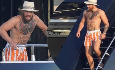 Conor McGregor shfaq figurën muskulore ndërsa shijon pushimet me familjen në Francë