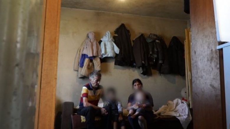 Rrëfimi i nënës nga Prishtina, tërë ditën kërkon lëmoshë për tri euro