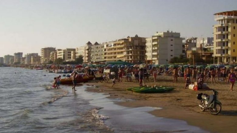 Gjendet e mbytur një grua në plazhin e Durrësit