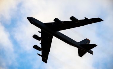 Avionët amerikanë B-52 nesër do të fluturojnë mbi qiellin e Maqedonisë së Veriut