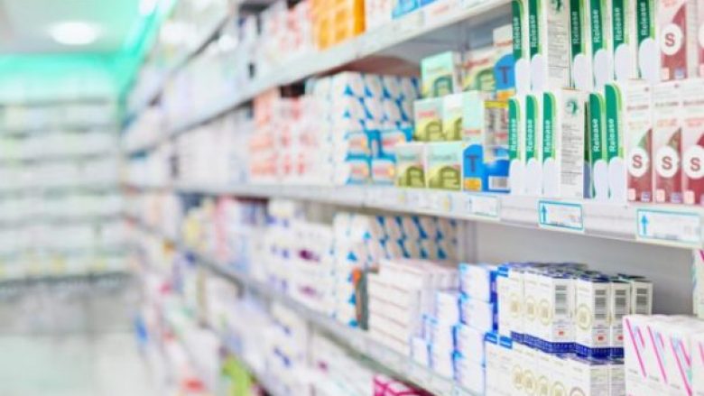 MSH-ja shfuqizon udhëzimin për rregullimin e çmimeve të barnave, Oda e Farmacistëve kërkon shkarkimin e Zemajt