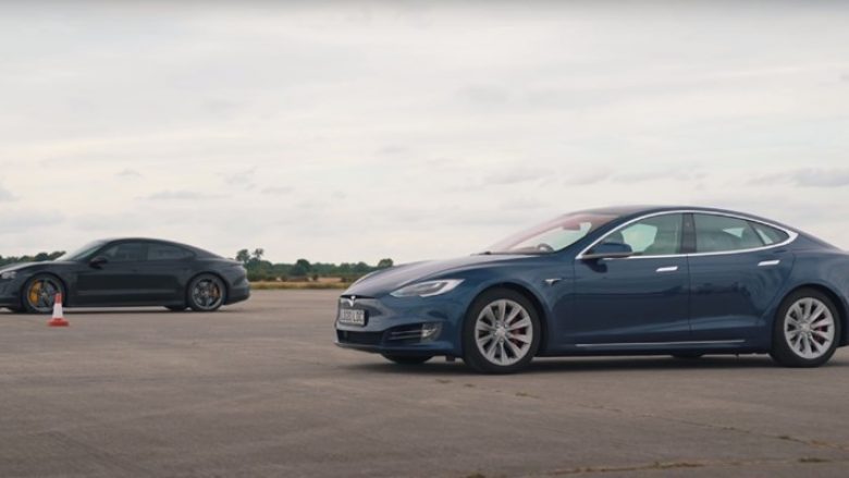 Edhe pse Tesla Model S është më e fuqishme, ajo mposhtet nga Porsche Taycan në garën e shpejtësisë