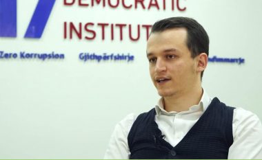 Etem Arifi dorëzohet në Qendrën e Paraburgimit në Prishtinë, Cakolli tregon nëse ai do ta humb mandatin si deputet