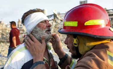 “Pashë njerëz duke vrapuar të gjakosur”, dëshmitarët e rastit në Bejrut rrëfejnë momentin e shpërthimit
