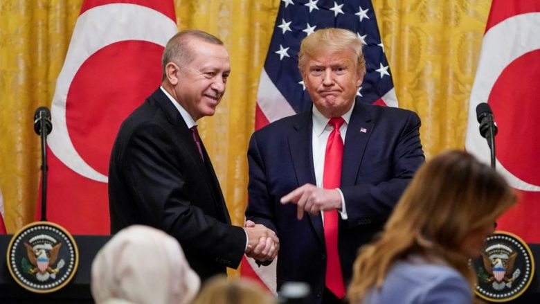 Trump: Liderët botërorë kërkojnë ndihmën time kur bëhet fjalë për Erdoganin