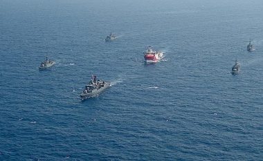 Greqia me stërvitje ushtarake ‘pranë vendit të naftës dhe gazit’, vjen përgjigja e Erdogan – reagon Gjermania