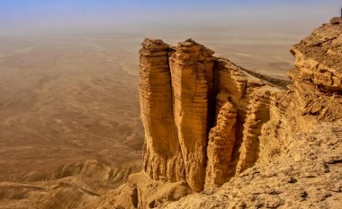 Skaji i botës – një mrekulli gjeologjike në shkretëtirën shkëmbore