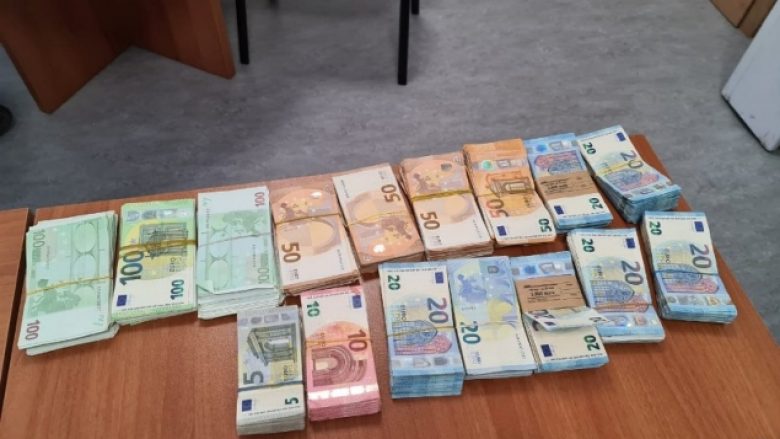 ​Dogana konfiskon 65 mijë euro të kontrabanduara