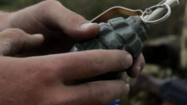 Shpërthen granata në Elbasan, humb jetën një fëmijë dhe plagoset një tjetër